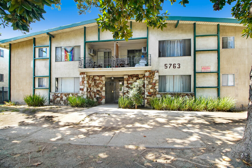 Primary Photo Of 5763 Laurel Canyon Blvd, Valley Village Apartments For Sale