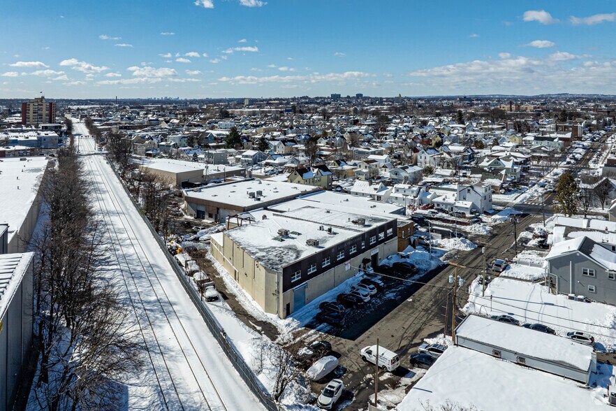 More Photos Of 160 Belmont Ave, Garfield Manufacturing For Lease
