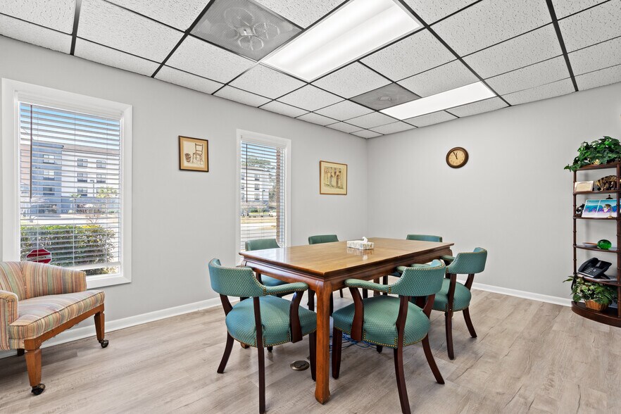 More Photos Of 7510 N Forest Dr, North Charleston Office For Sale