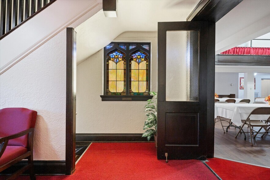 More Photos Of 725 Navarre Ave, Toledo Religious Facility For Sale