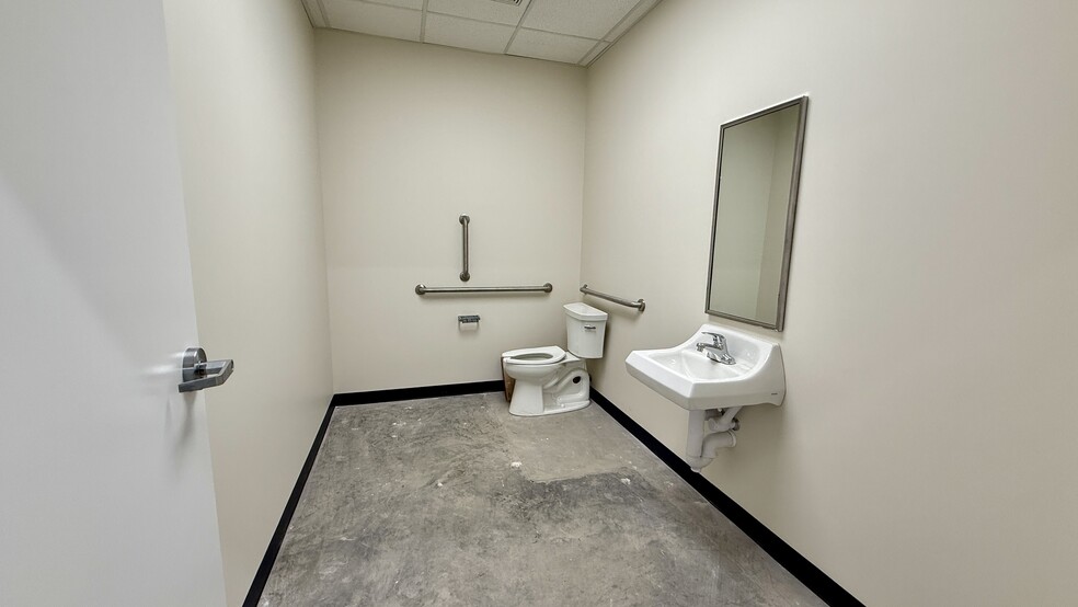 More Photos Of 1638 Chapin Road rd, Chapin General Retail For Sale