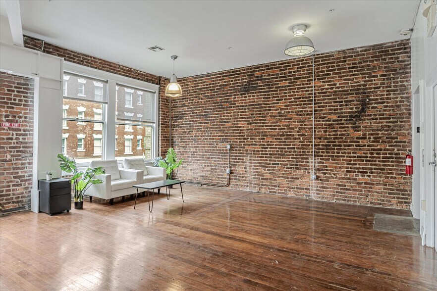 More Photos Of 34-38 Mason St, San Francisco Loft Creative Space For Sale