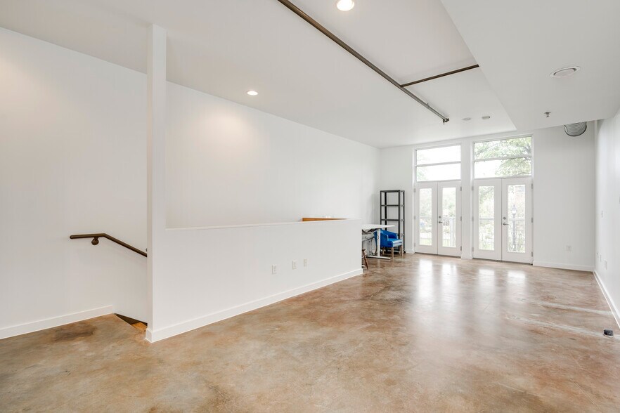 More Photos Of 1601 E Cesar Chavez St, Austin Apartments For Sale