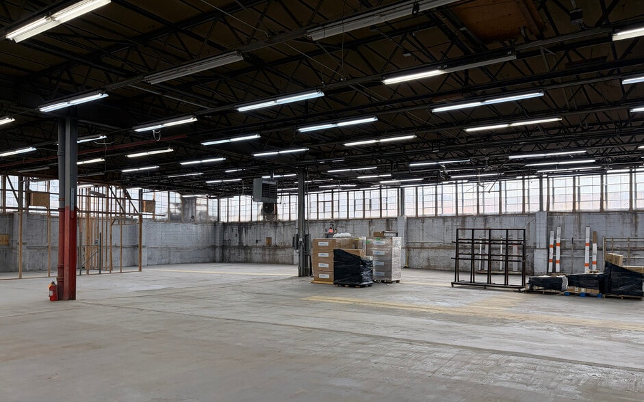 More Photos Of 150 N Macquesten Pky, Mount Vernon Warehouse For Lease