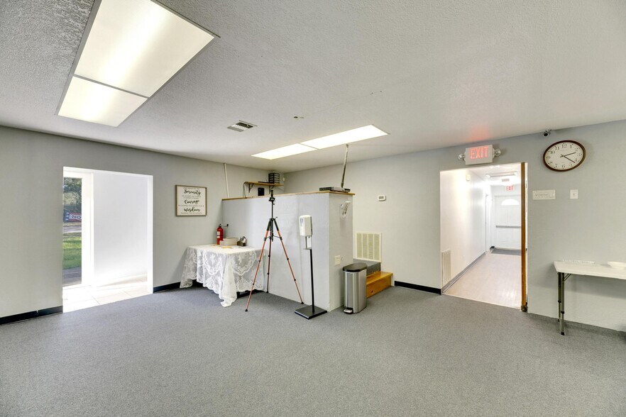 More Photos Of 3001 S Kings Ave, Brandon Religious Facility For Sale