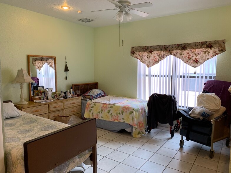 More Photos Of 722 E Lake Rd S, Tarpon Springs Assisted Living For Sale