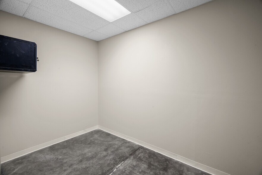 More Photos Of 2000 Lomaland Dr, El Paso Storefront Retail Office For Lease