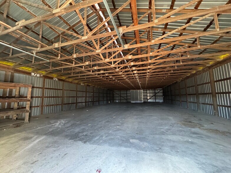 More Photos Of 3436 W 60th St N, Porter Distribution For Sale