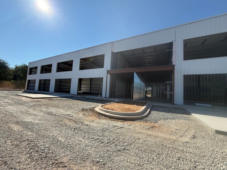 More Photos Of 107 Towne Center Dr. Greer SC 29650, Greer Flex For Lease