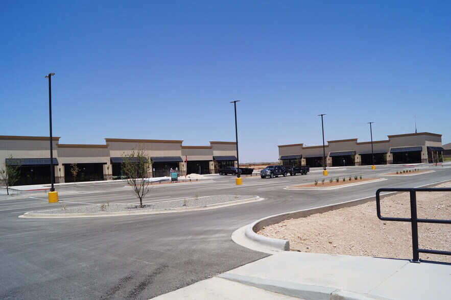 Primary Photo Of 1001 E 87th St, Odessa Unknown For Lease