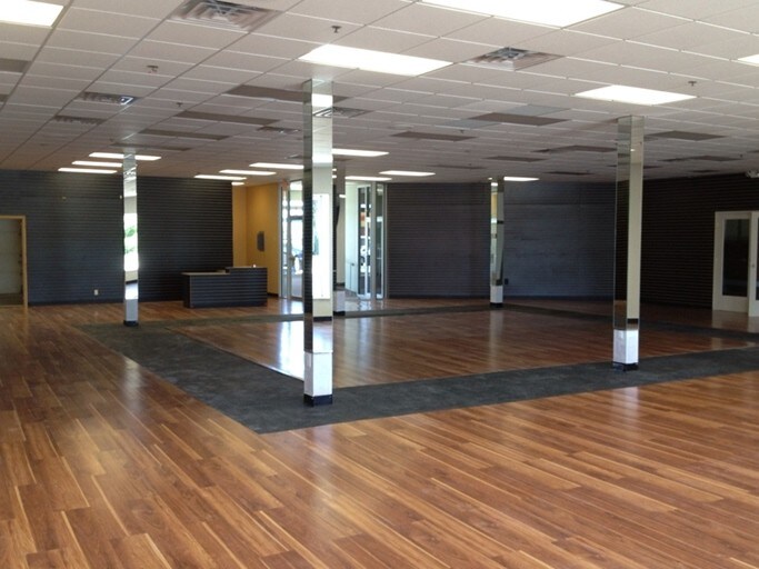 More Photos Of 252 State Route 18, East Brunswick General Retail For Lease