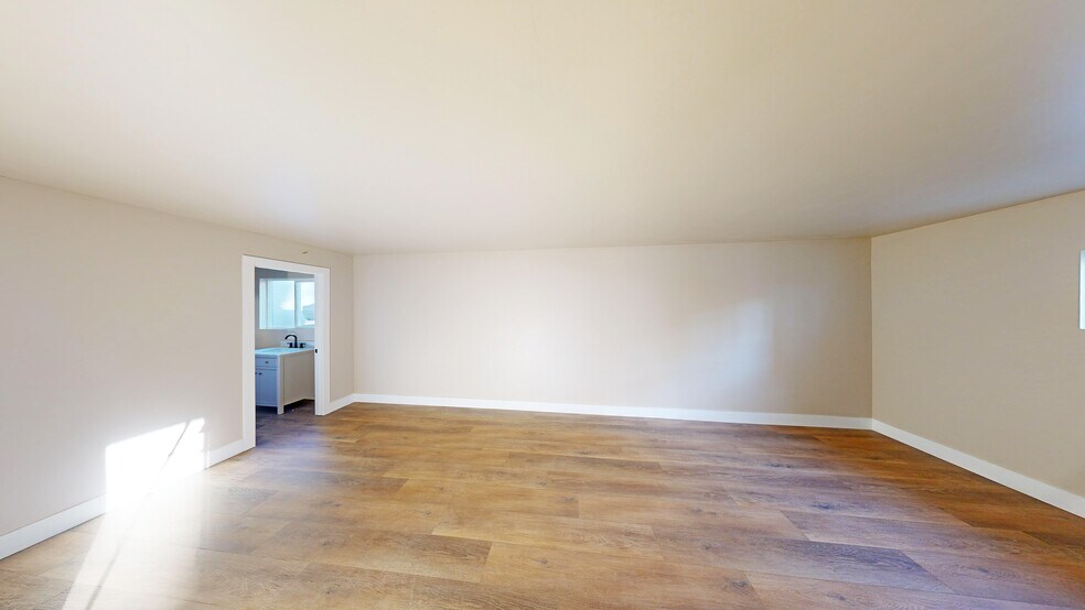 More Photos Of 401 S 6th St, Las Vegas Restaurant For Sale