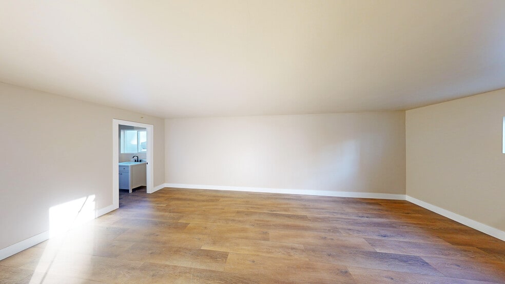 More Photos Of 401 S 6th St, Las Vegas Restaurant For Sale