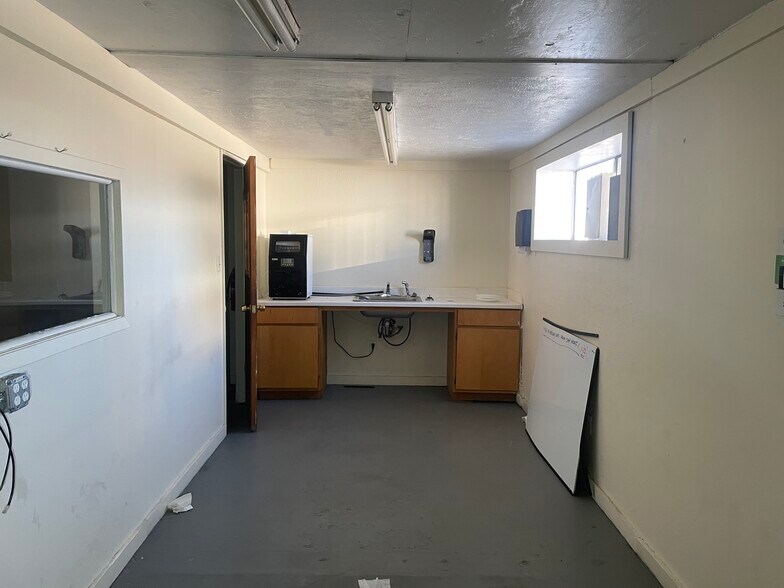 More Photos Of 700 Missouri Ave, Fort Worth Warehouse For Sale