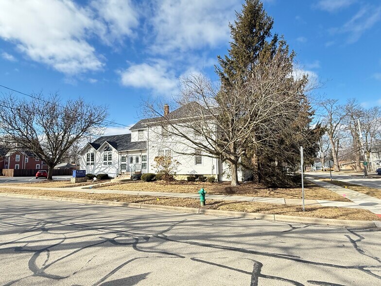 More Photos Of 236 Webster St, Batavia Office For Sale