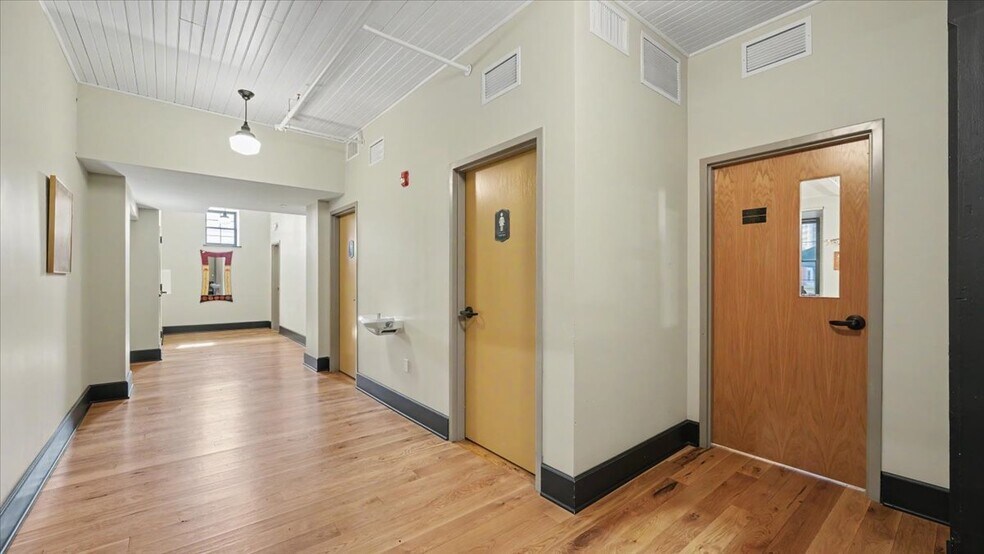 More Photos Of 102 Walnut St, Winona Office Residential For Sale