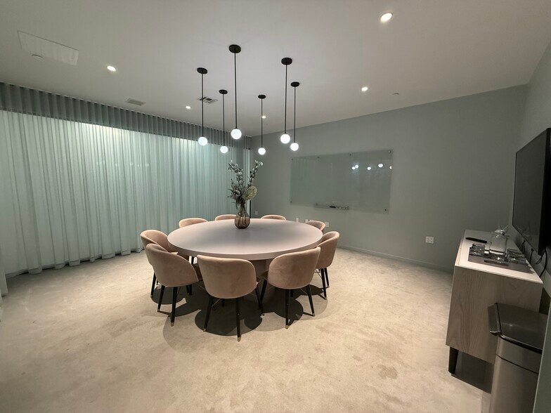 More Photos Of 845 Broadway, Brooklyn Office For Sale