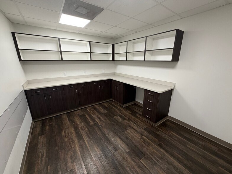 More Photos Of 200 Medical Care Way, Dothan Medical For Lease