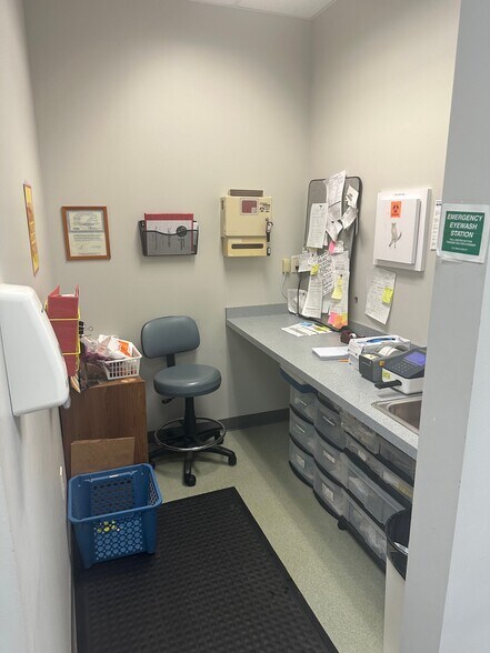 More Photos Of 175 Walnut St, Lockport Office For Lease