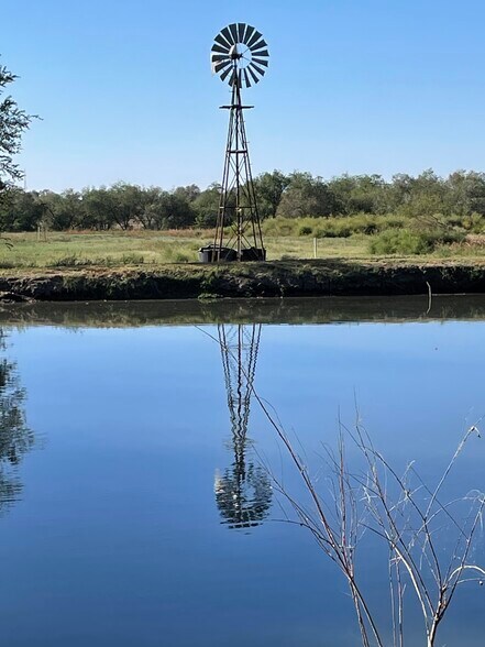 More Photos Of 1804 E College Blvd, Roswell General Retail For Sale