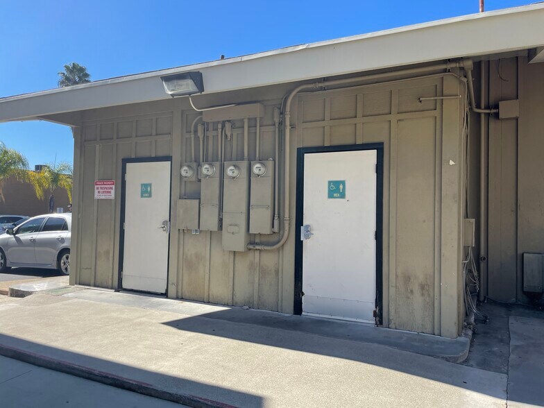 More Photos Of 560-588 N Diamond Bar Blvd, Diamond Bar Storefront Retail Office For Lease