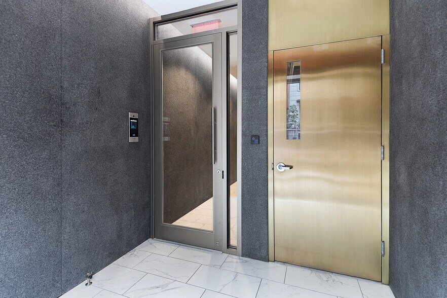 More Photos Of 251 E 33rd St, New York Medical For Lease