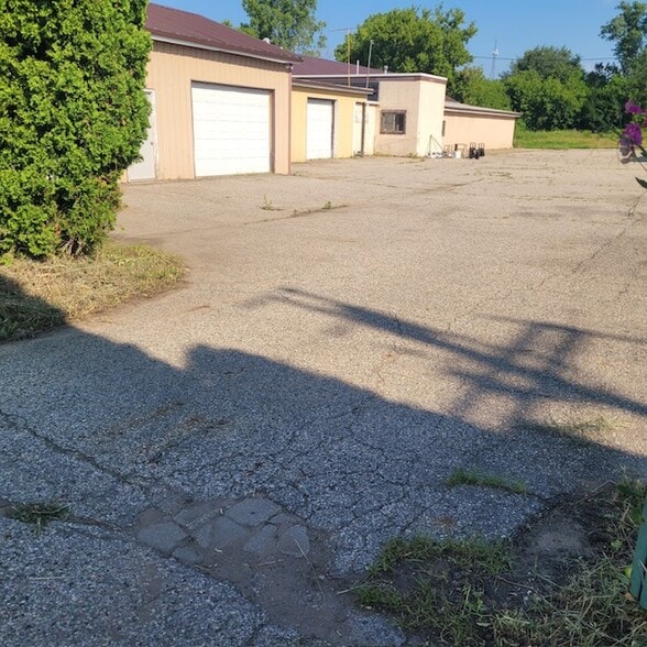 Primary Photo Of 519 A N Mason St, Mason Auto Salvage Facility For Lease