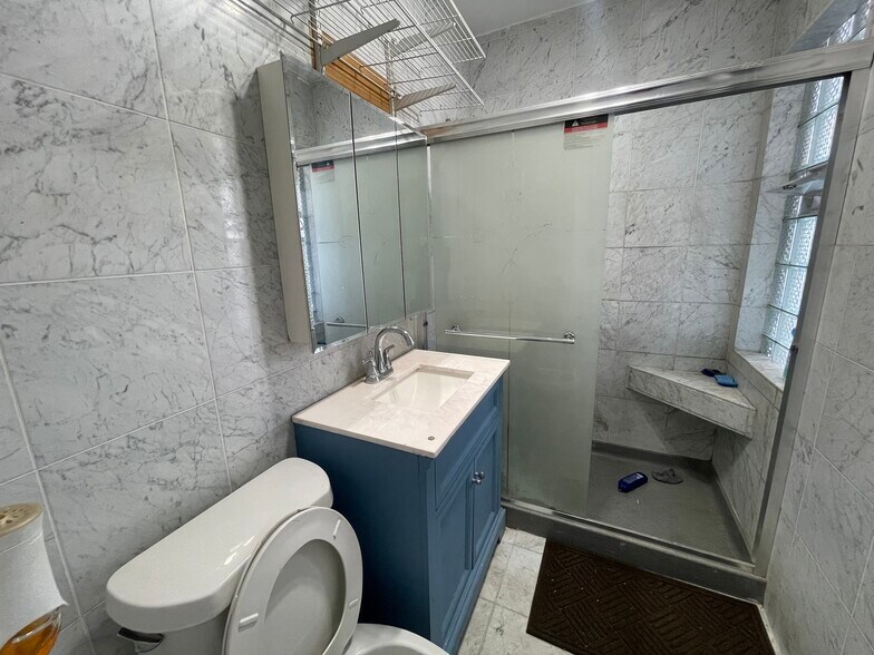 More Photos Of 1745 N Cicero Ave, Chicago Freestanding For Sale