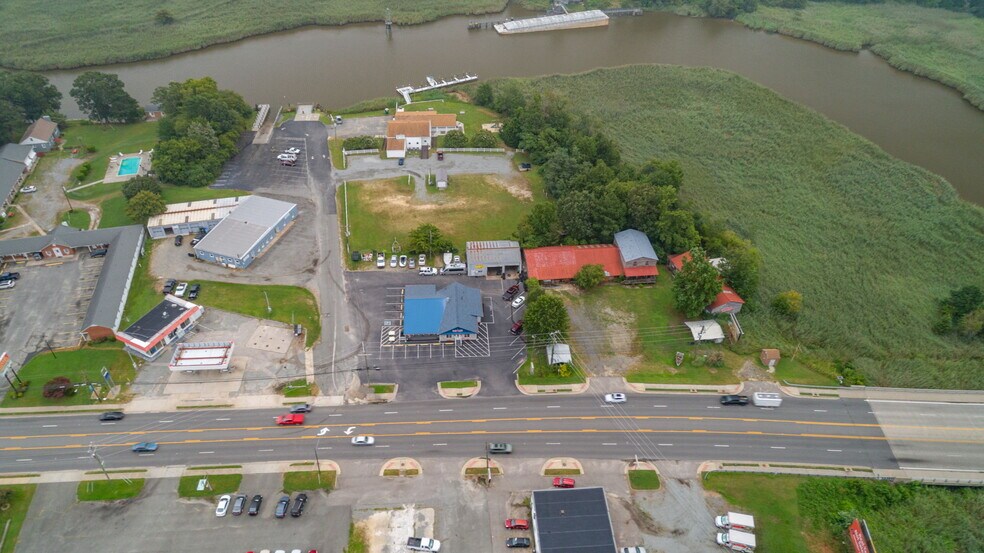 More Photos Of 1006 & 1008 S Church Lane, Tappahannock General Retail For Sale