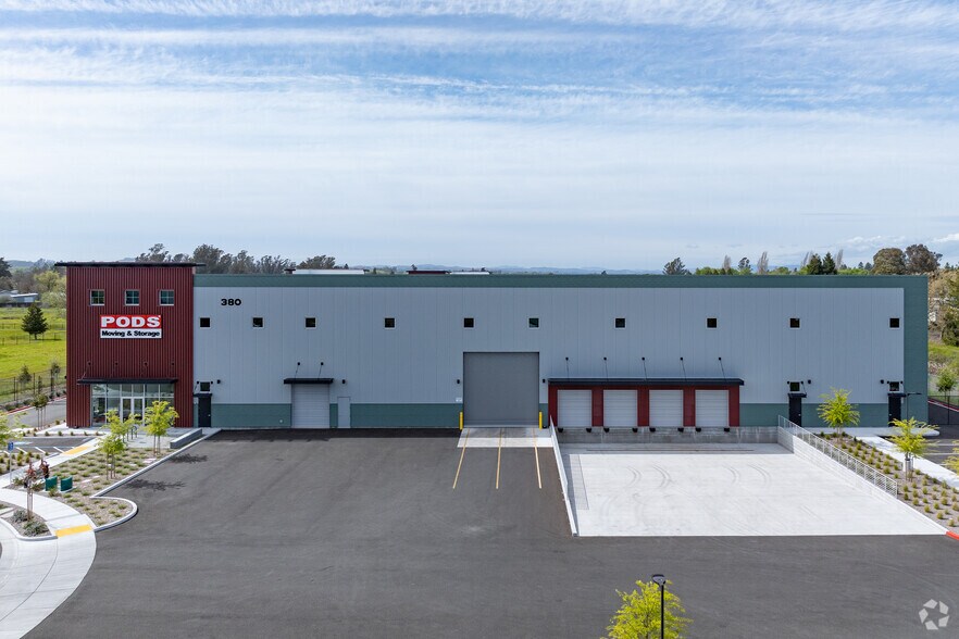 More Photos Of 390 Blodgett St, Cotati Warehouse For Lease