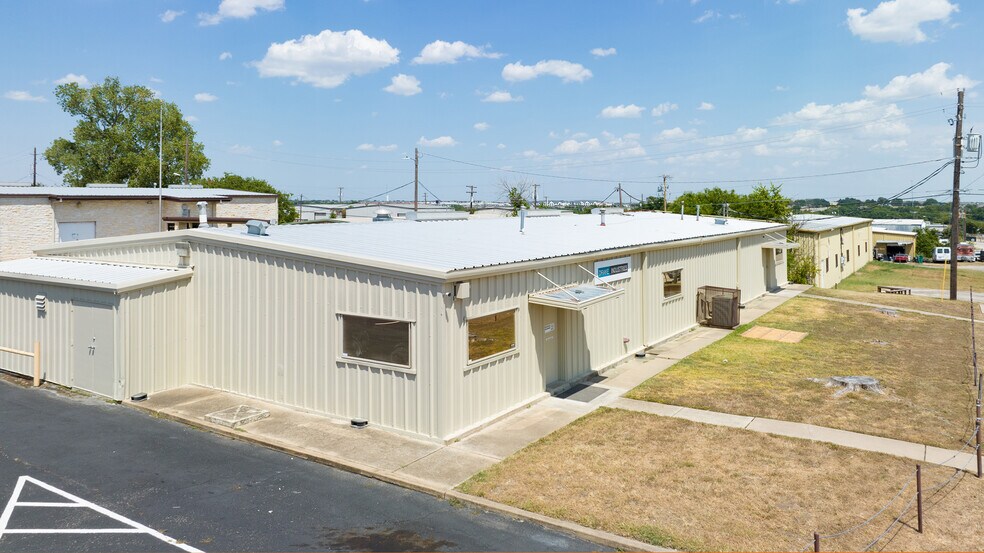 More Photos Of 1916 Hydro Dr, Austin Unknown For Lease