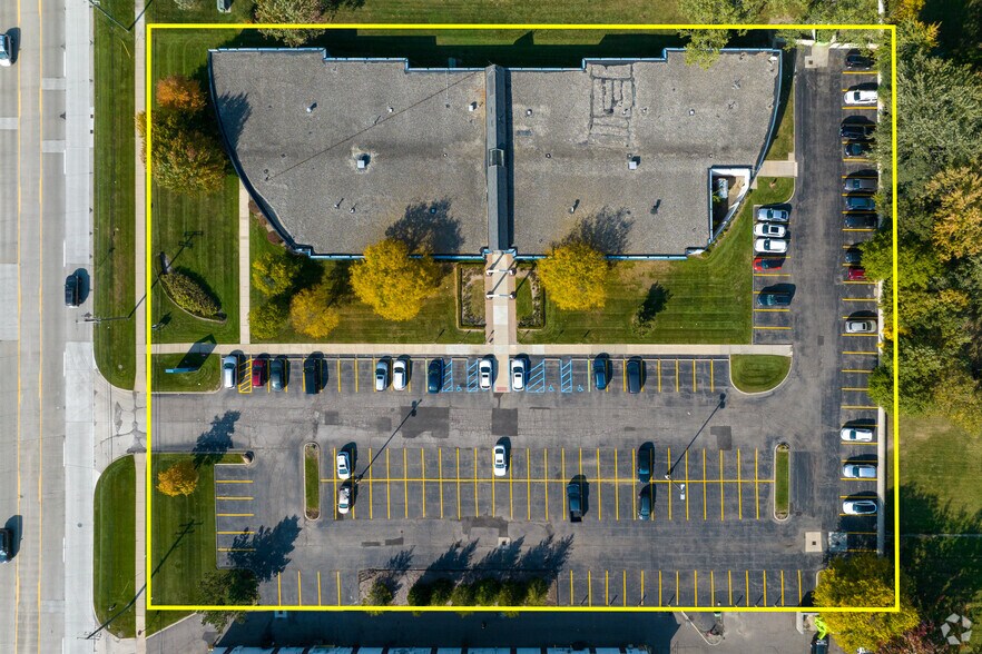More Photos Of 37300 Dequindre Rd, Sterling Heights Medical For Lease