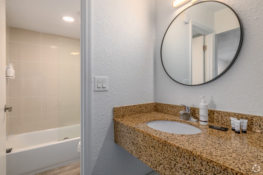 More Photos Of 1153 Airport Rd, Jacksonville Hotel For Sale