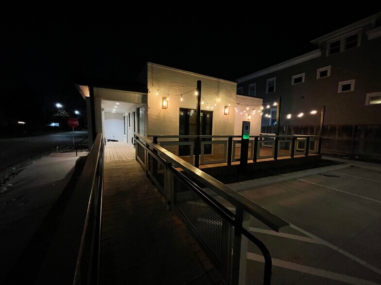 More Photos Of 2601 Baylor St, Houston Restaurant For Lease