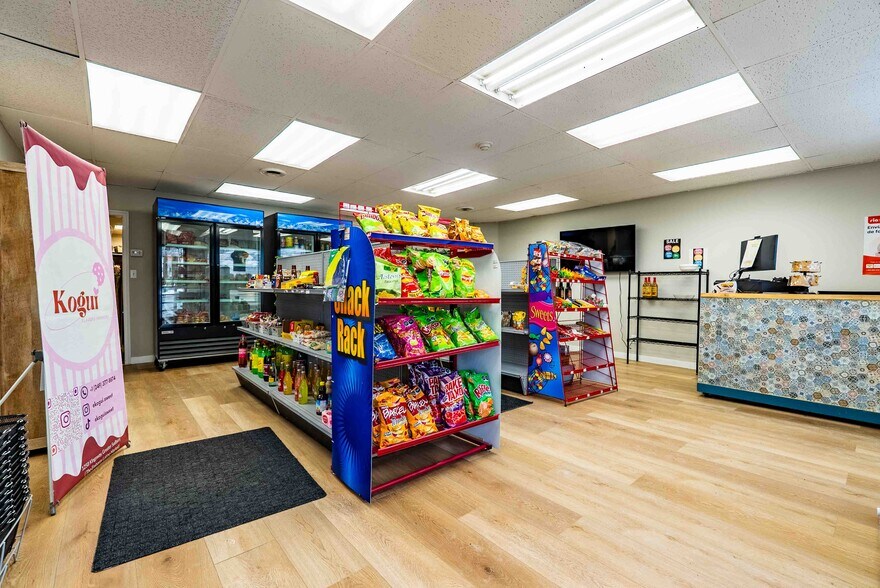 More Photos Of 1258 Kingsway, Sudbury Flex For Lease