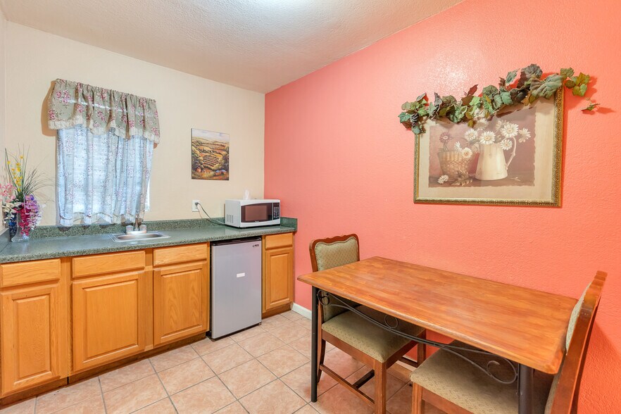 More Photos Of 2509 E Pacheco Blvd, Los Banos Hotel For Sale
