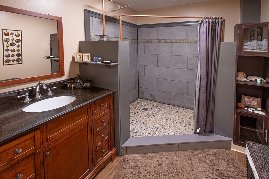 More Photos Of 270 Pleasant St, Northampton Office For Sale