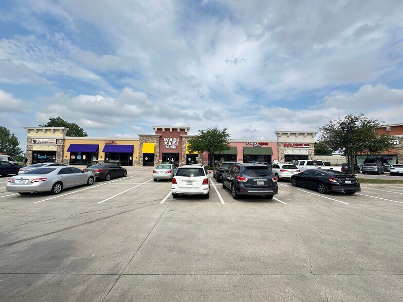More Photos Of 2740 Western Center Blvd, Fort Worth Storefront For Lease