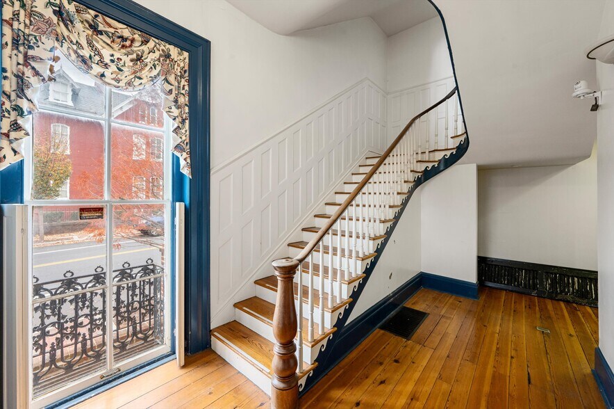 More Photos Of 230 W Boscawen St, Winchester Office Residential For Sale
