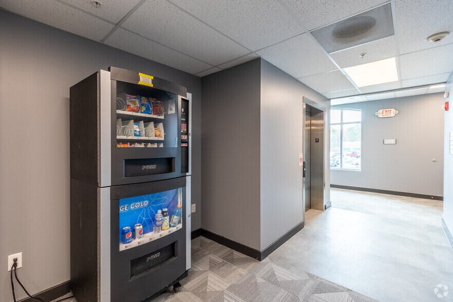 More Photos Of 1182 Troy Schenectady Rd, Latham Medical For Lease