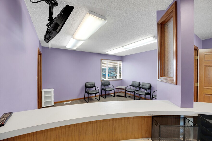 More Photos Of 804 Winchester Dr, Sedalia Medical For Sale