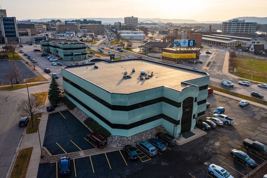 More Photos Of 700 N 3rd St, La Crosse Office For Lease