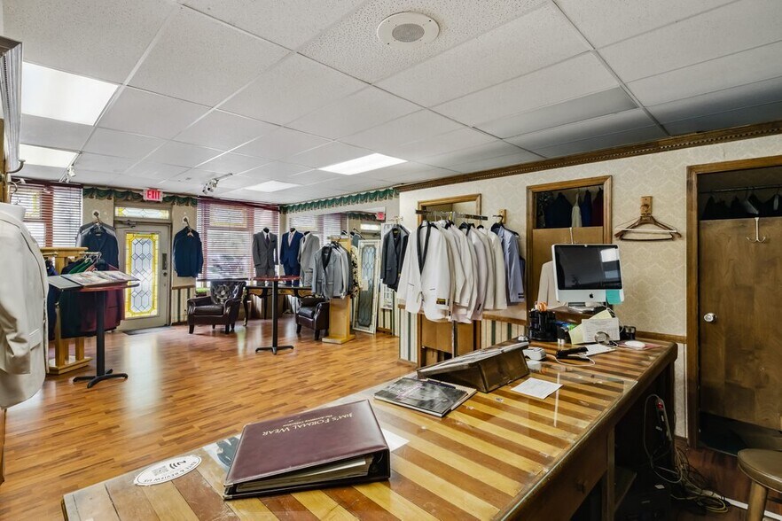 More Photos Of 4066 Broward Blvd, Fort Lauderdale Storefront Retail Office For Sale