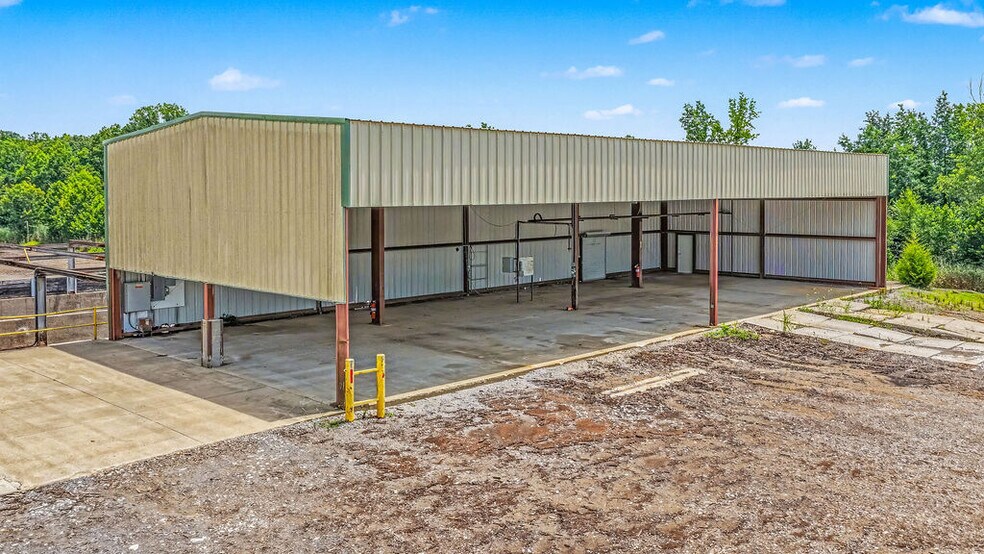 More Photos Of 288 Premium Dr, Central City Manufacturing For Sale