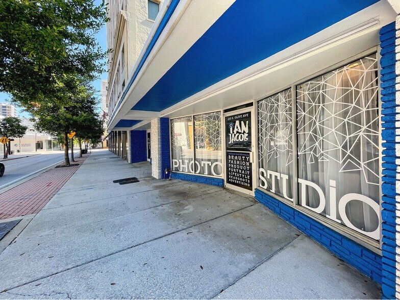 More Photos Of 210 S Olive Ave, West Palm Beach Storefront For Sale