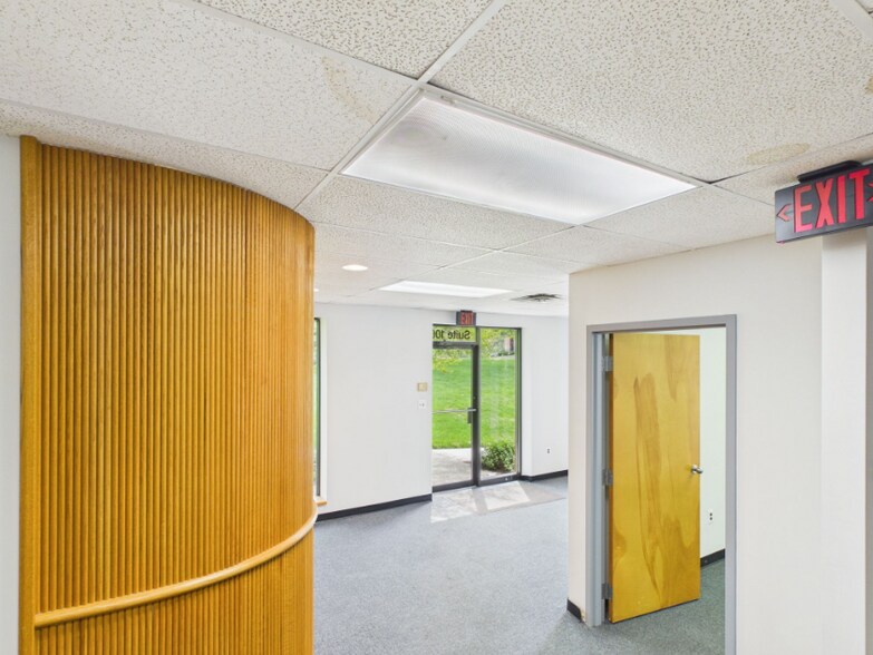 More Photos Of 305 Commerce Dr, Exton Light Manufacturing For Sale