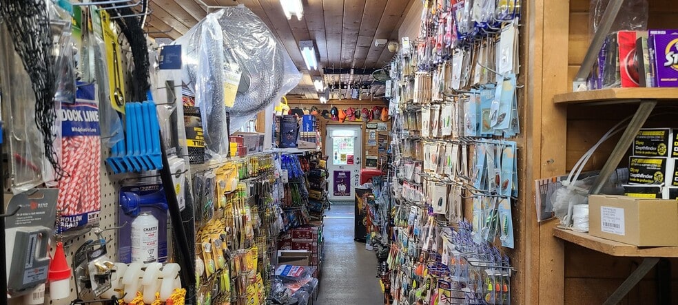 More Photos Of 1232 1st, Sutherland Convenience Store For Sale