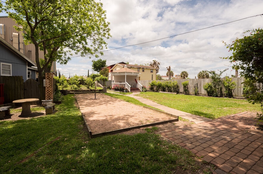 More Photos Of 706 Bradford Ave, Kemah Land For Sale