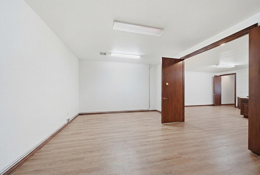 More Photos Of 370690 E Old Highway 64, Cleveland Office For Sale
