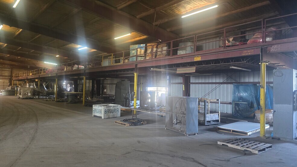 More Photos Of 2200 & 2100 Trophy Dr, McAllen Warehouse For Sale